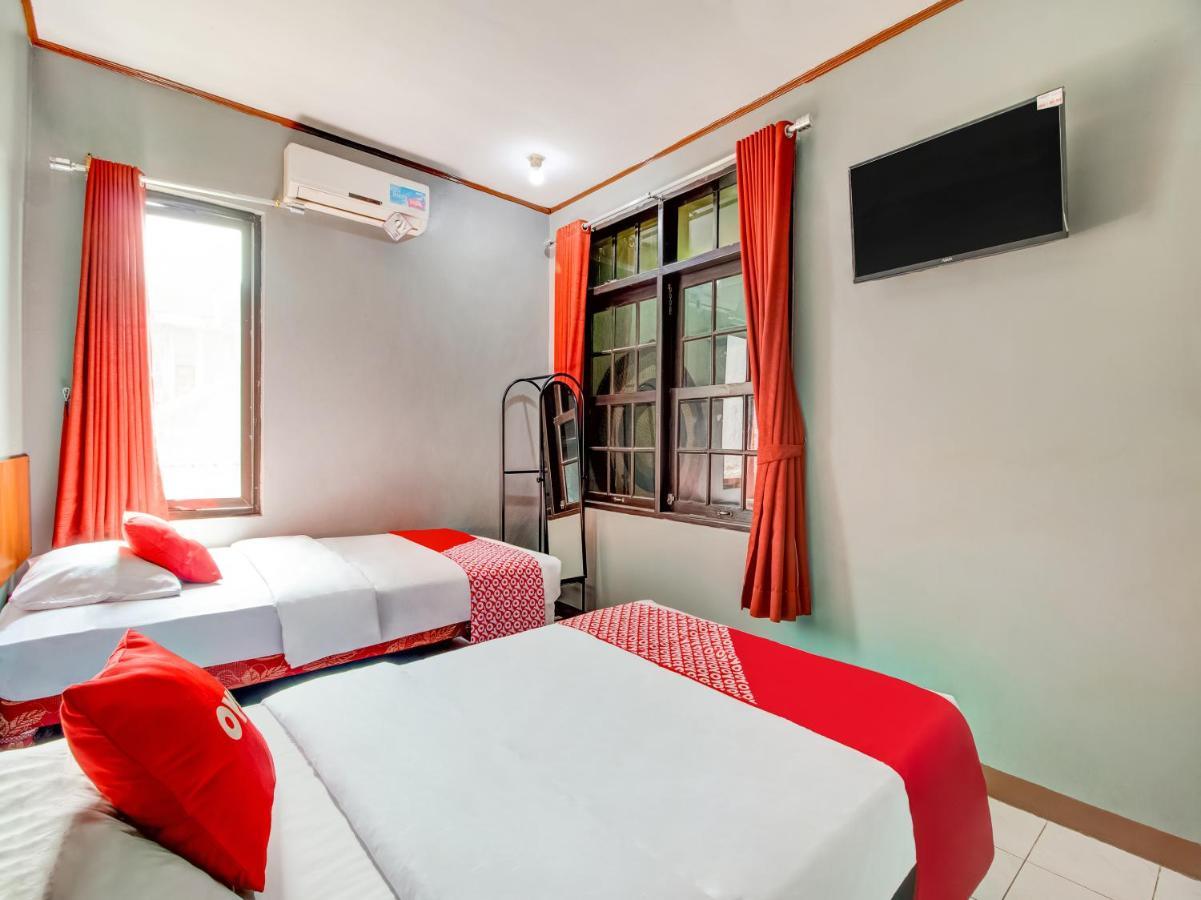 Oyo 3750 Elder Guest House Bandung Exterior foto