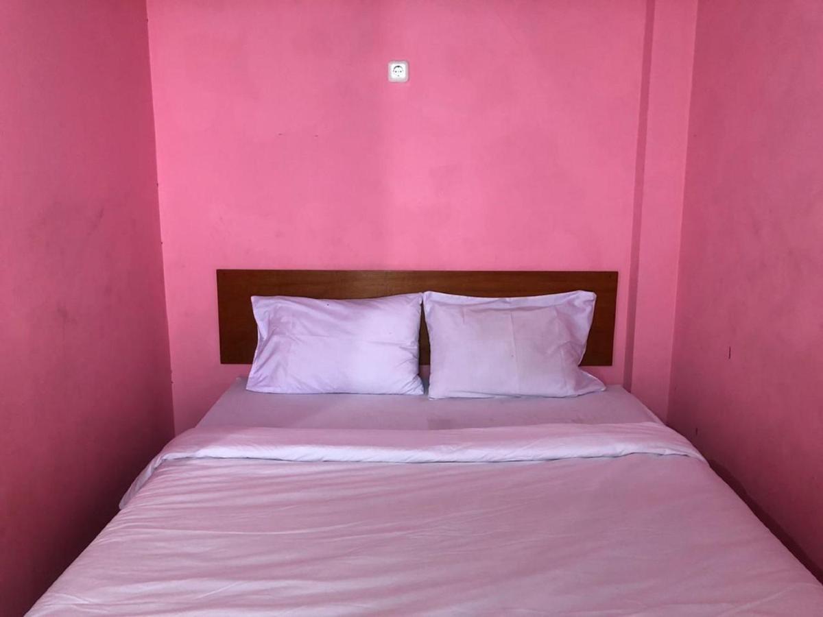 Oyo 3750 Elder Guest House Bandung Exterior foto